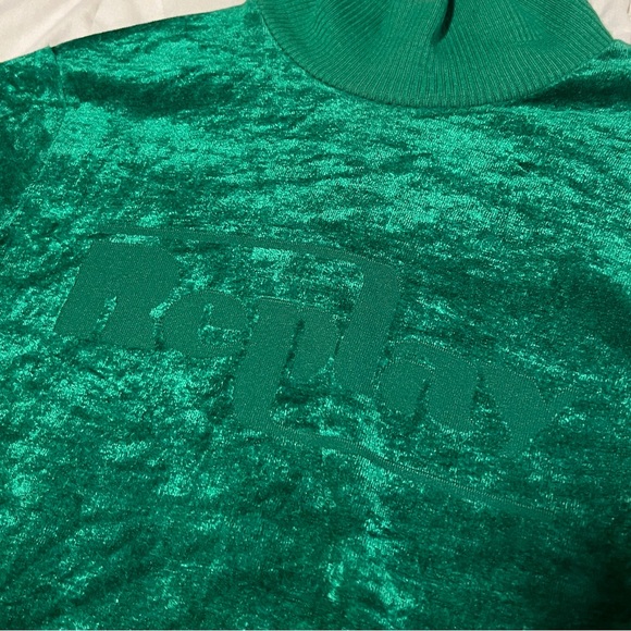 Y2K 00s velvet mockneck - Picture 3 of 4